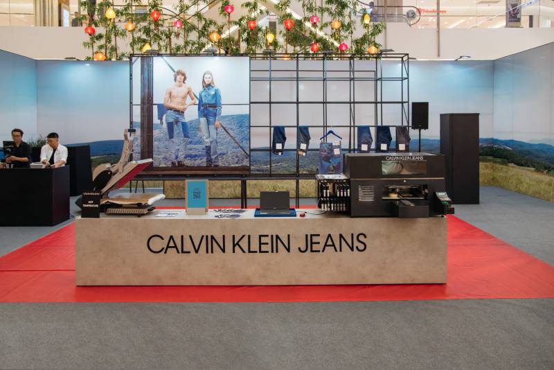 Calvin Klein 10