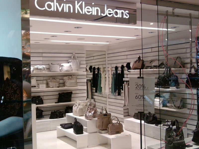 Calvin Klein 9