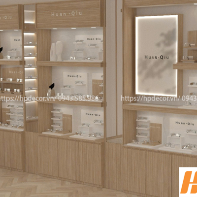 Thi Cong Cua Hang Kinh Mat 1